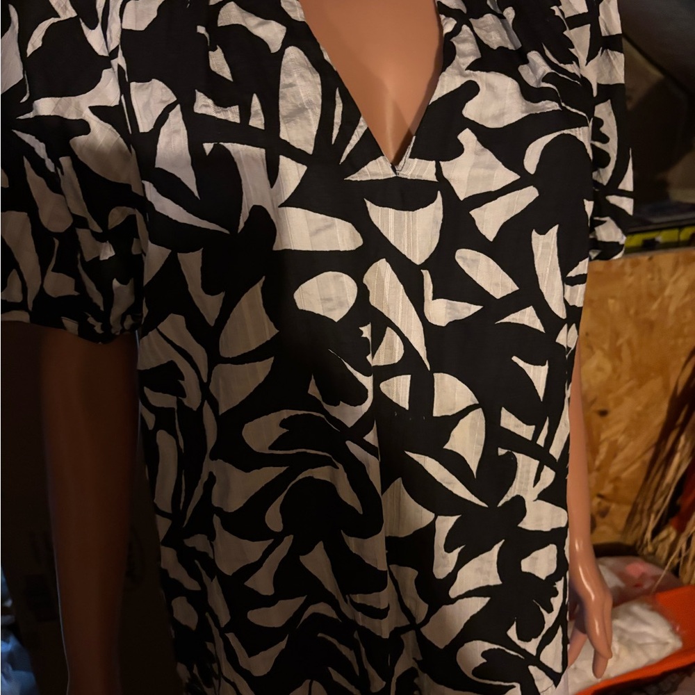 Ladies  A Bew Day Black and White Women's Top Size M